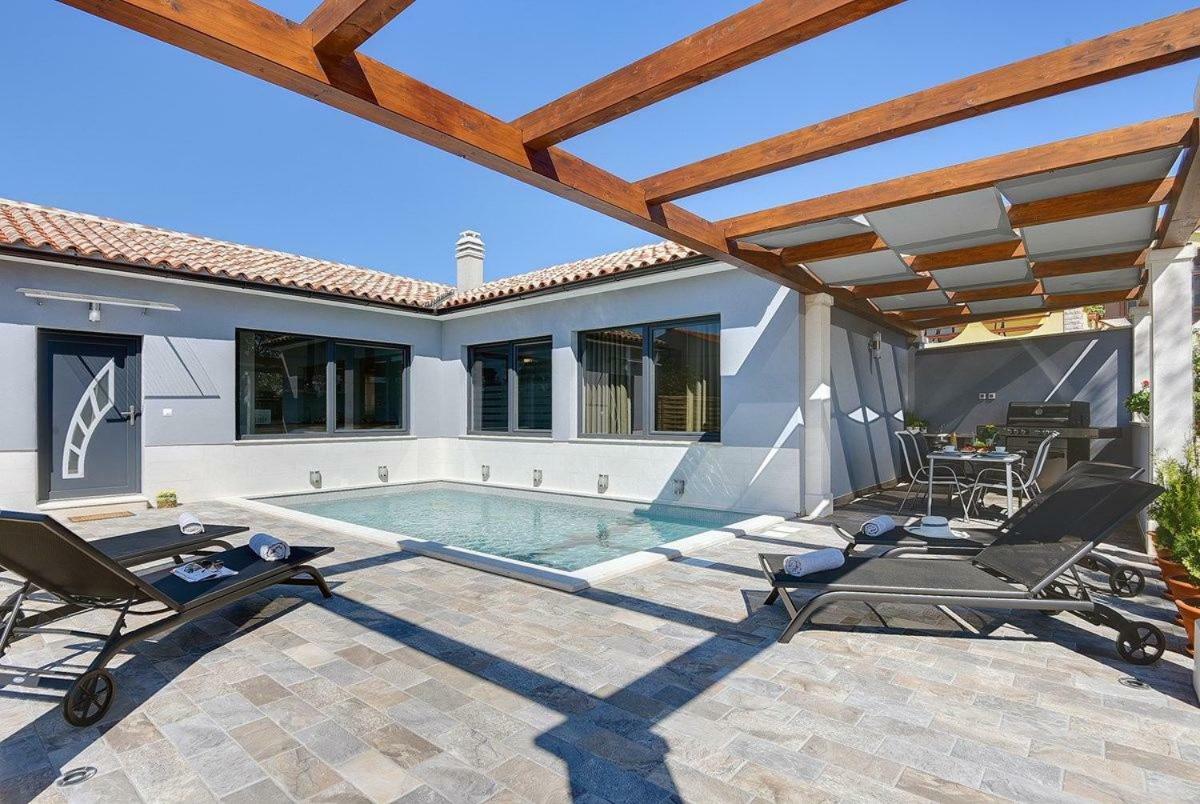 Villa Sunny Home فودنيان المظهر الخارجي الصورة